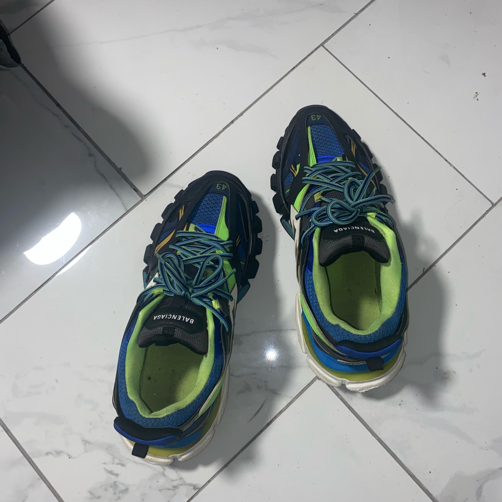 Size9 Paid 350want 275